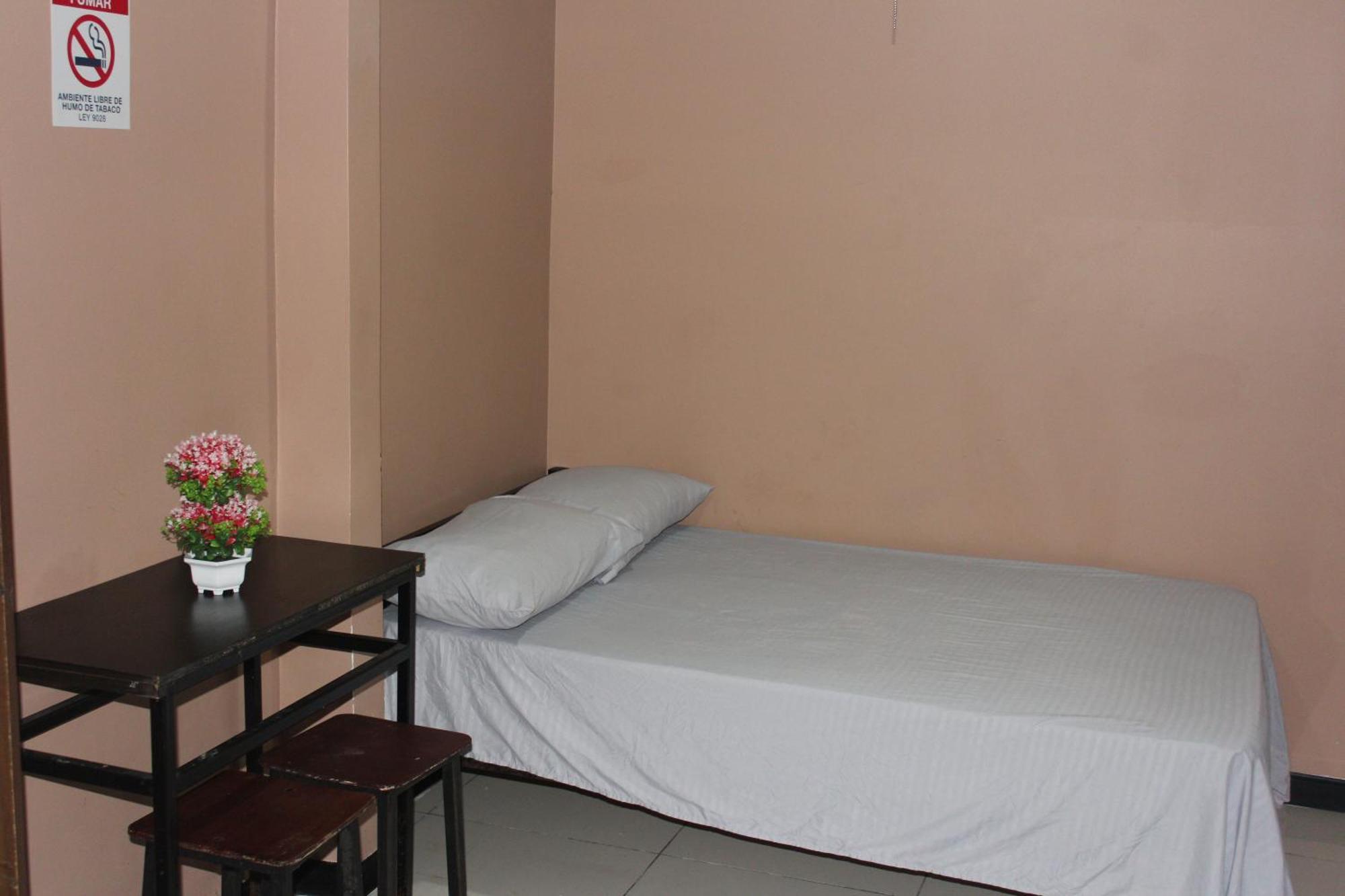 Hotel Pecos Bill *